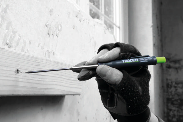 Dyp hull blyant i eske