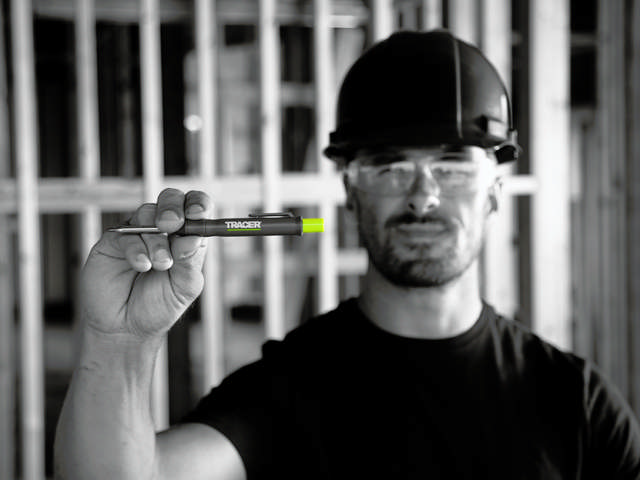 Dyp hull blyant i eske